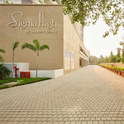 Sunteck Signia High Walkway